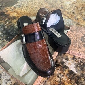 BRIGHTON LOAFER Black / Mushroom Polished CF / Gator.   Size 8M    NEW!!